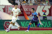 Tuấn Hải lập siêu phẩm, CLB Hà Nội thắng Bình Định