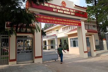 Vụ bố khai tử cho con 3 lần không được: Kiểm điểm, chuyển công tác chủ tịch phường