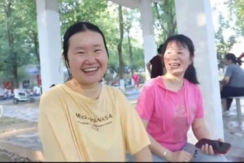 Cô gái hôn mê bỗng tỉnh lại sau 2 năm, bác sĩ gọi là "kỳ tích"