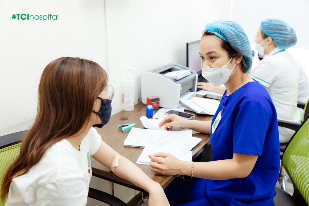 Nội soi bóc tách nhiều u nang ở 2 buồng trứng cho bệnh nhân nữ 29 tuổi - 5 Nội soi bóc tách nhiều u nang ở 2 buồng trứng cho bệnh nhân nữ 29 tuổi - 5