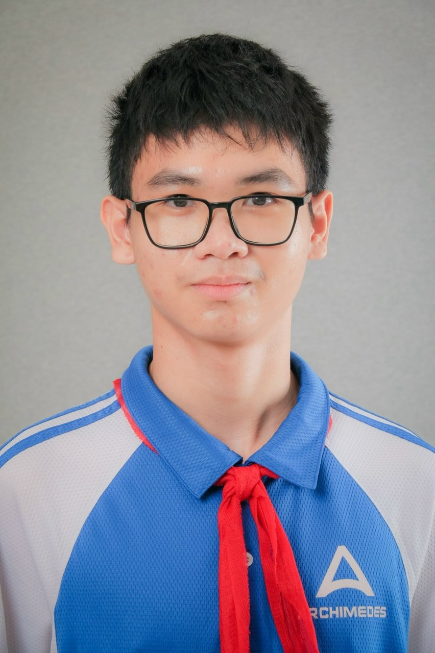 প্রাকৃতিক বিজ্ঞান স্কুল - ২ এর দশম শ্রেণীতে প্রবেশের জন্য বিশেষায়িত বিষয়ে নিখুঁত নম্বর অর্জন করেছে এক পুরুষ শিক্ষার্থী। Nam sinh đạt điểm tuyệt đối môn chuyên vào lớp 10 trường Khoa học tự nhiên - 2