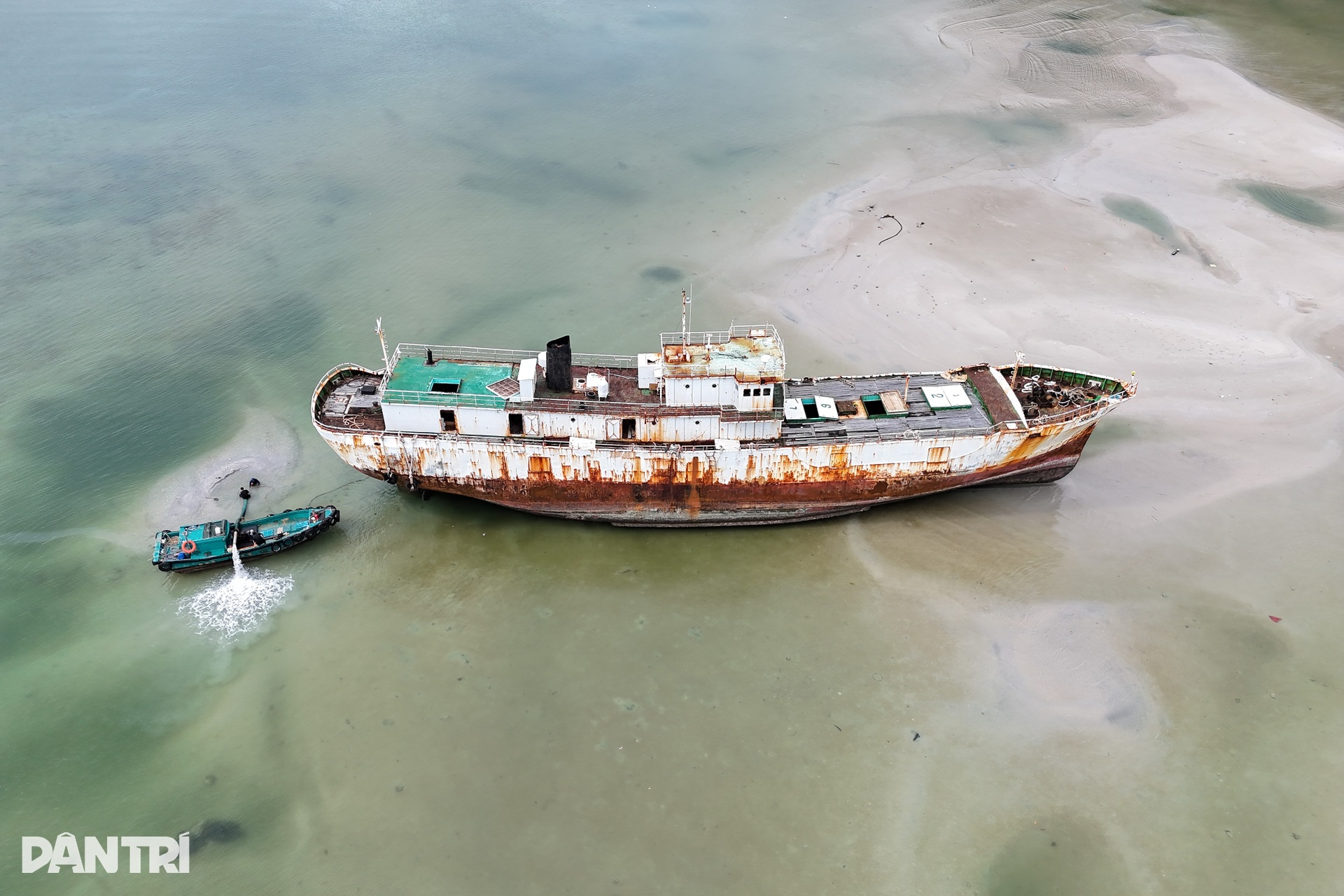 Hình ảnh cuối cùng của tàu hoang Sheng Li trước khi được kéo khỏi Côn Đảo - 10 Hình ảnh cuối cùng của tàu hoang Sheng Li trước khi được kéo khỏi Côn Đảo - 10