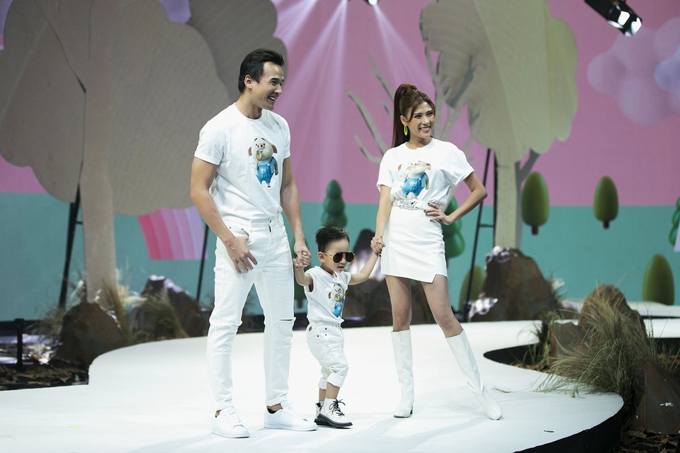 Đoan Trang, Thúy Diễm đưa con lên sàn catwalk - 4 Đoan Trang, Thúy Diễm đưa con lên sàn catwalk - 4