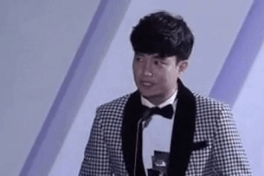 Quốc Trường lên tiếng về sự cố bị fan cuồng làm náo loạn sân khấu AAA