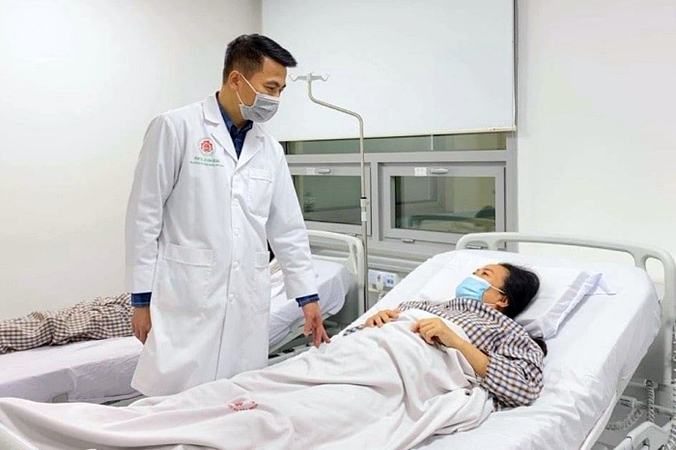 Người phụ nữ mang khối u khổng lồ trên vai như mai rùa - 2 Người phụ nữ mang khối u khổng lồ trên vai như mai rùa - 2