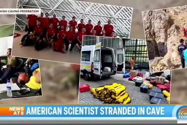 Chạy đua cứu du khách Mỹ bị xuất huyết dạ dày khi thám hiểm hang sâu 1.000m