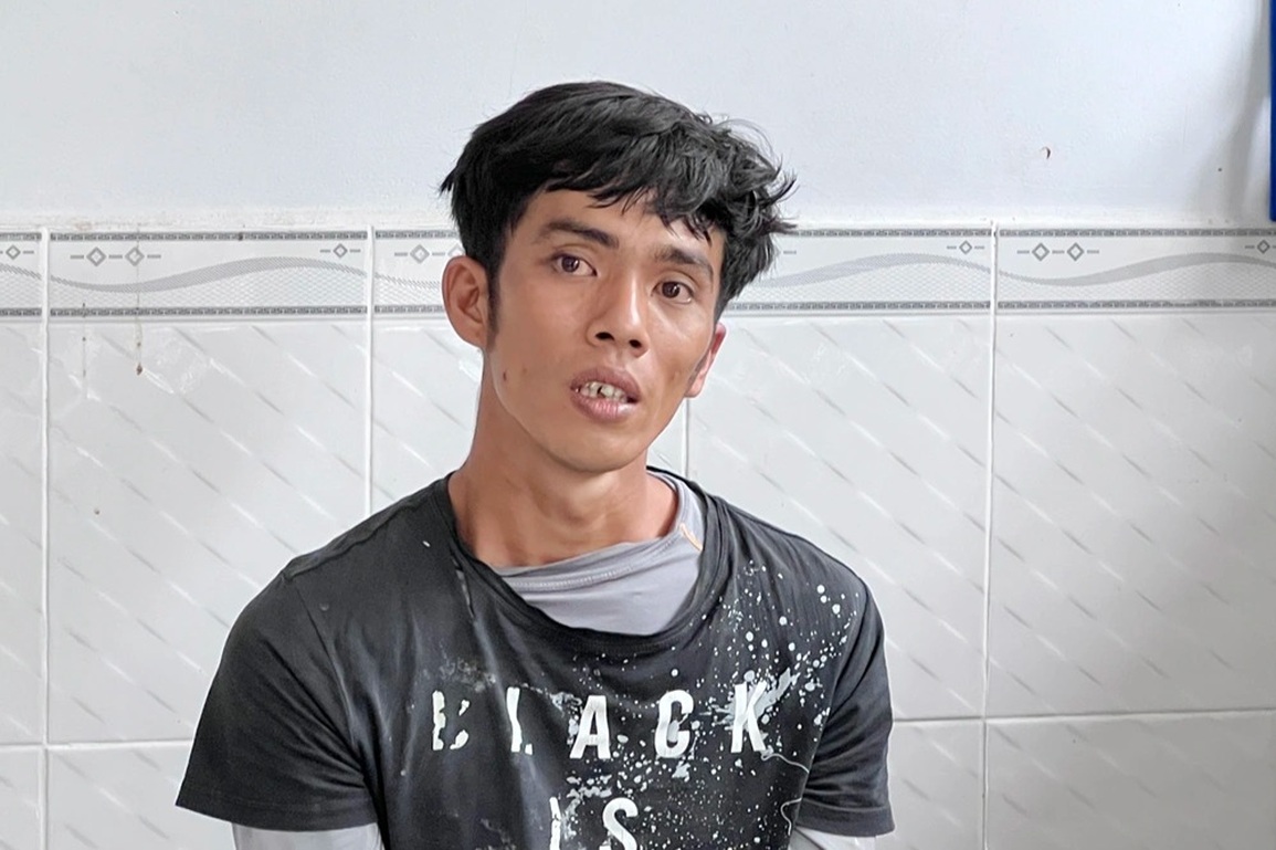 Trèo vào nhà tắm sát hại người tình vì ghen tuông - 2