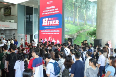 Học sinh THPT trải nghiệm một ngày làm sinh viên Đại học quốc tế Hồng Bàng