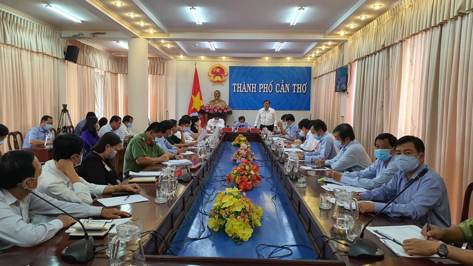 Bí thư Cần Thơ: Cán bộ lơ là phòng chống dịch sẽ bị cách chức! - 1 Bí thư Cần Thơ: Cán bộ lơ là phòng chống dịch sẽ bị cách chức! - 1