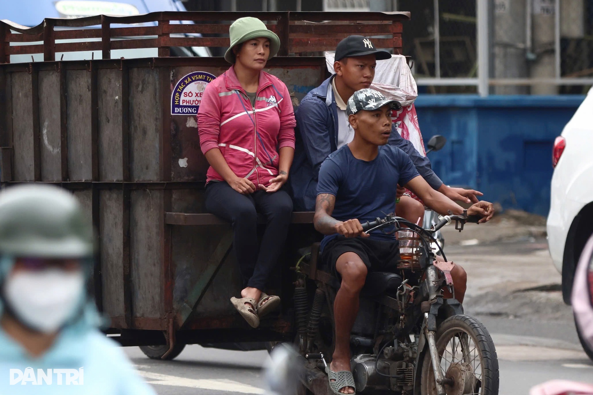 Hình ảnh vi phạm giao thông xuất hiện nhan nhản ở TPHCM - 11 Hình ảnh vi phạm giao thông xuất hiện nhan nhản ở TPHCM - 11
