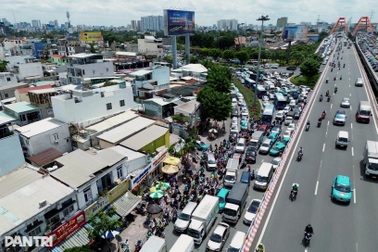 Phục vụ dân tại “siêu phường” 221.000 người