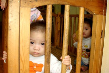 Trung tâm bảo trợ trẻ, trẻ “nuôi”… trung tâm?