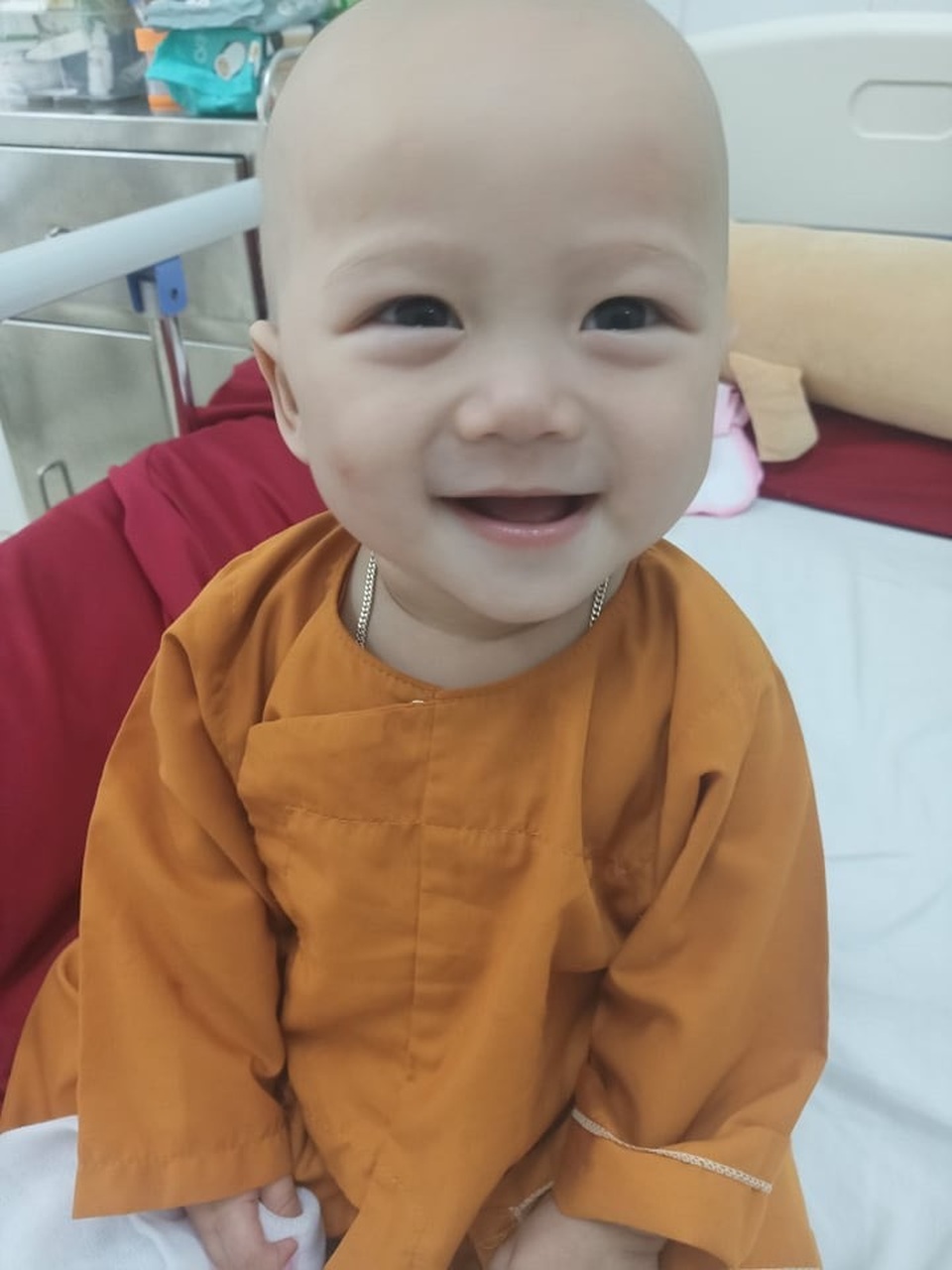 Cầu mong phép mầu đến với bé trai 1 tuổi bị ung thư kép hành hạ - 6 Cầu mong phép mầu đến với bé trai 1 tuổi bị ung thư kép hành hạ - 6