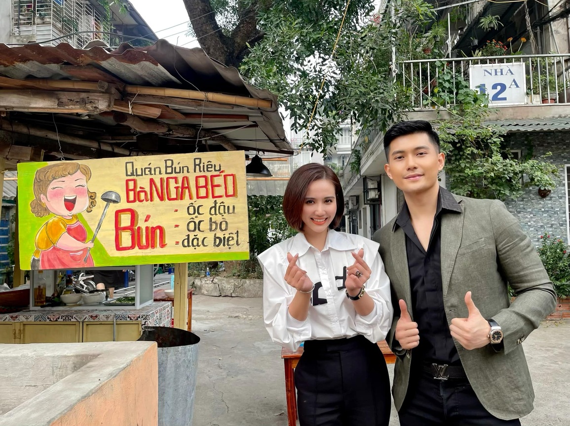 Bạn trai kém 12 tuổi của Lệ Quyên gây tranh cãi khi đóng phim - 1 Bạn trai kém 12 tuổi của Lệ Quyên gây tranh cãi khi đóng phim - 1
