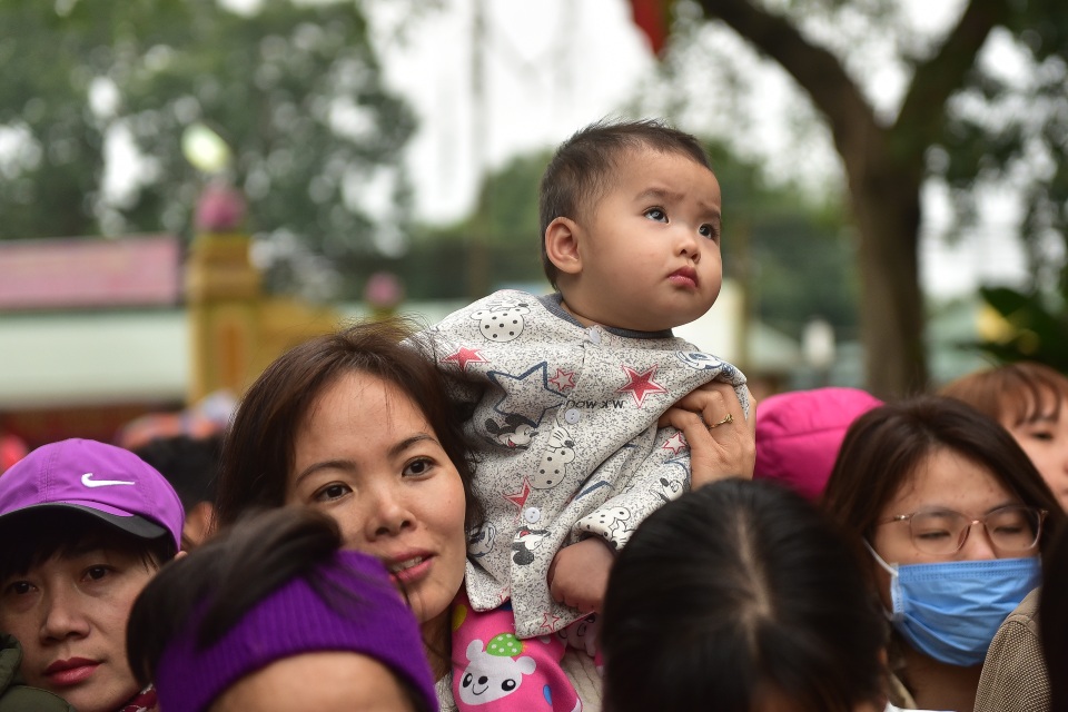 Vĩnh Phúc: Người dân nô nức xem lễ hội trai giả gái gieo hạt - 7 Vĩnh Phúc: Người dân nô nức xem lễ hội trai giả gái gieo hạt - 7