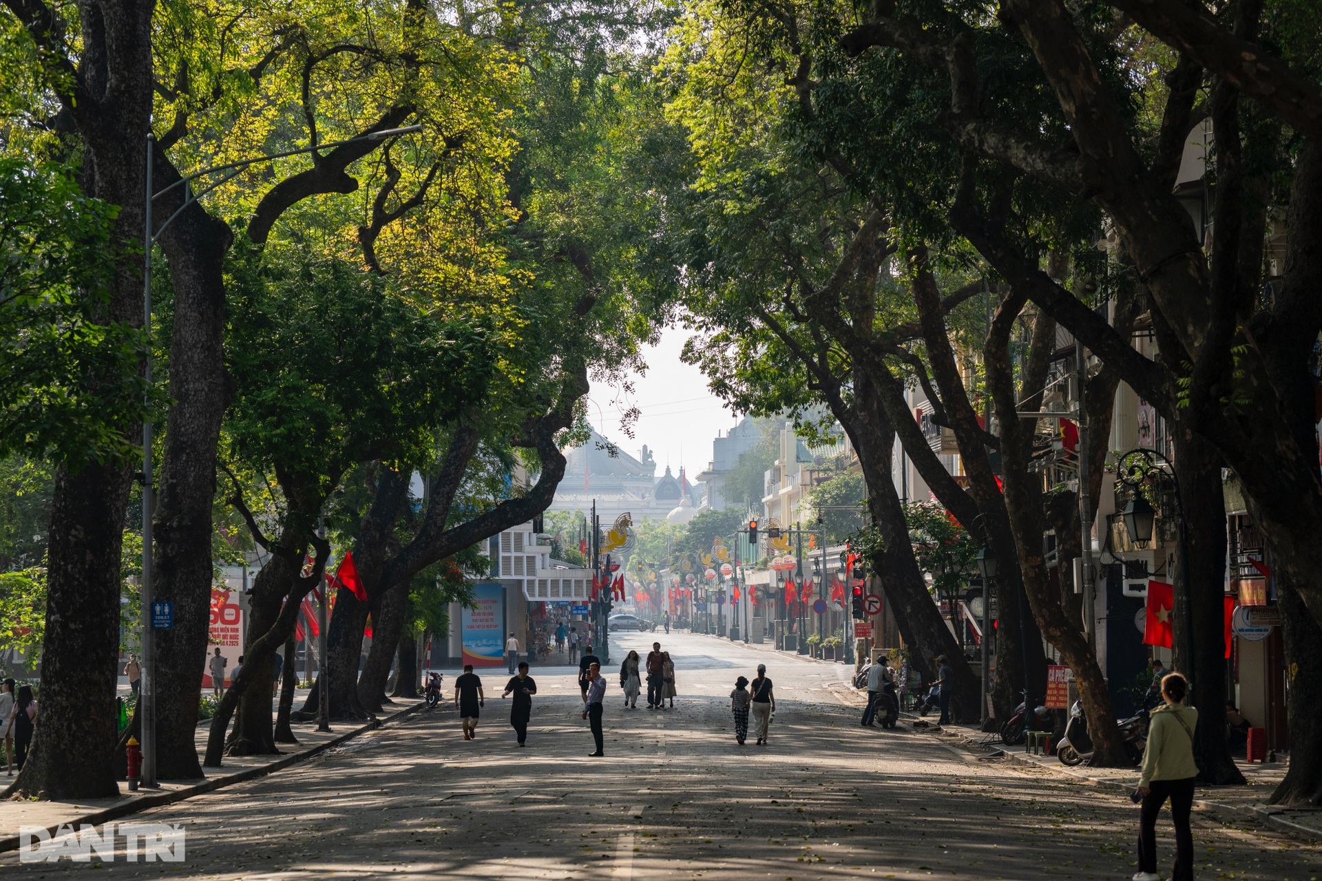 Đường phố Hà Nội thông thoáng, người dân thảnh thơi vui chơi nghỉ lễ - 6 Đường phố Hà Nội thông thoáng, người dân thảnh thơi vui chơi nghỉ lễ - 6