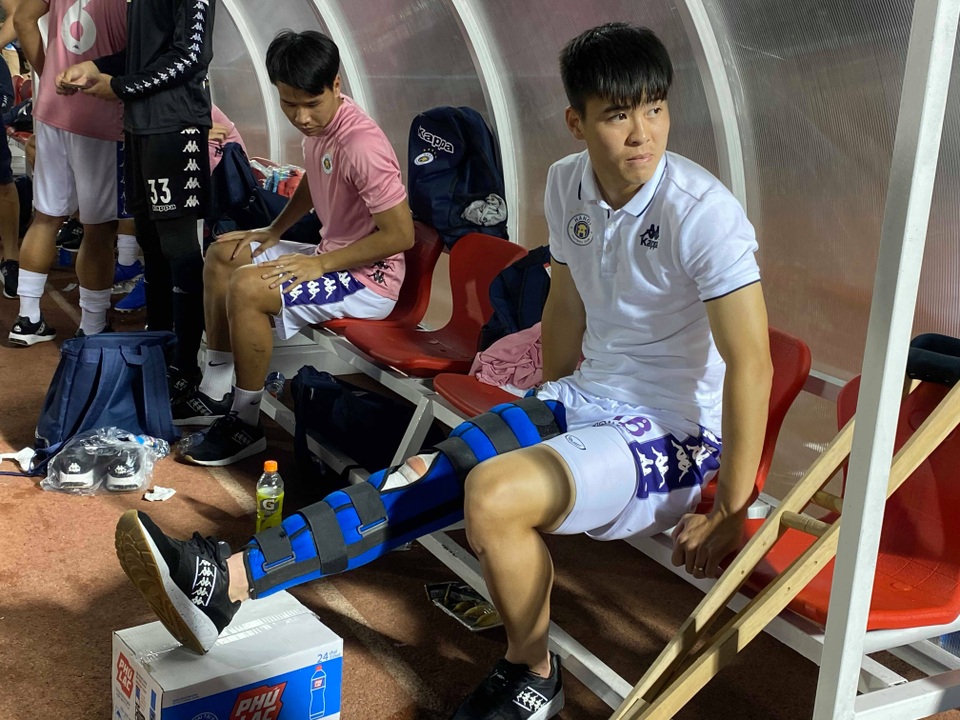 “Duy Mạnh chấn thương đáng tiếc, nhưng vấn đề của Văn Lâm còn lo hơn” - 2 “Duy Mạnh chấn thương đáng tiếc, nhưng vấn đề của Văn Lâm còn lo hơn” - 2