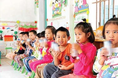 Sữa học đường, vì sao phụ huynh chưa “mặn mà”?