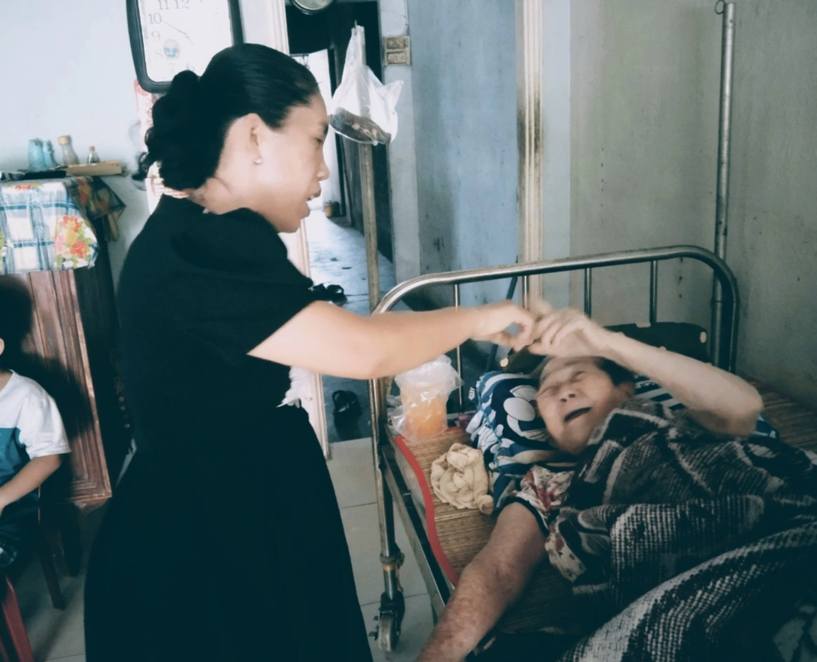 Xúc động con dâu nói với mẹ chồng cũ: Cho con hun mẹ cái! - 2 Xúc động con dâu nói với mẹ chồng cũ: Cho con hun mẹ cái! - 2