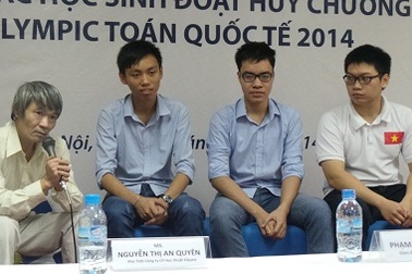 Những trăn trở từ một buổi lễ trao học bổng