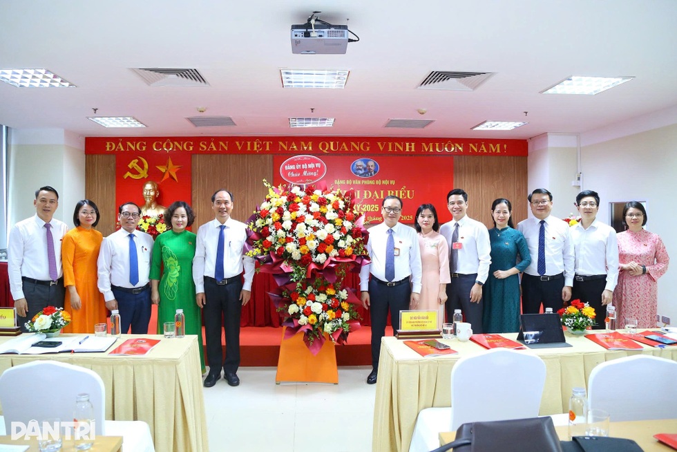 Ba đột phá chiến lược xây dựng Văn phòng Bộ Nội vụ vững mạnh - 4 Ba đột phá chiến lược xây dựng Văn phòng Bộ Nội vụ vững mạnh - 4