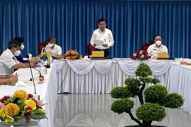 Bí thư Đồng Nai yêu cầu lãnh đạo địa phương cam kết không để dân đói