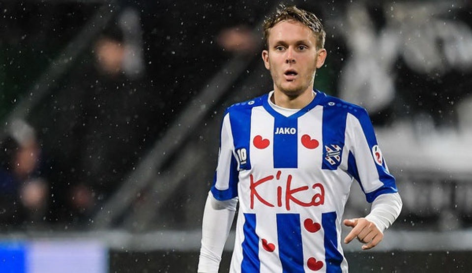 HLV Heerenveen tiết lộ để cựu cầu thủ Barcelona ra sân - 1 HLV Heerenveen tiết lộ để cựu cầu thủ Barcelona ra sân - 1