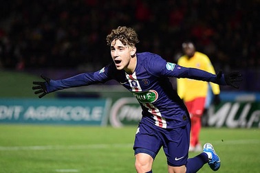 Cavani tỏa sáng, Paris Saint Germain đại thắng *6 sao"