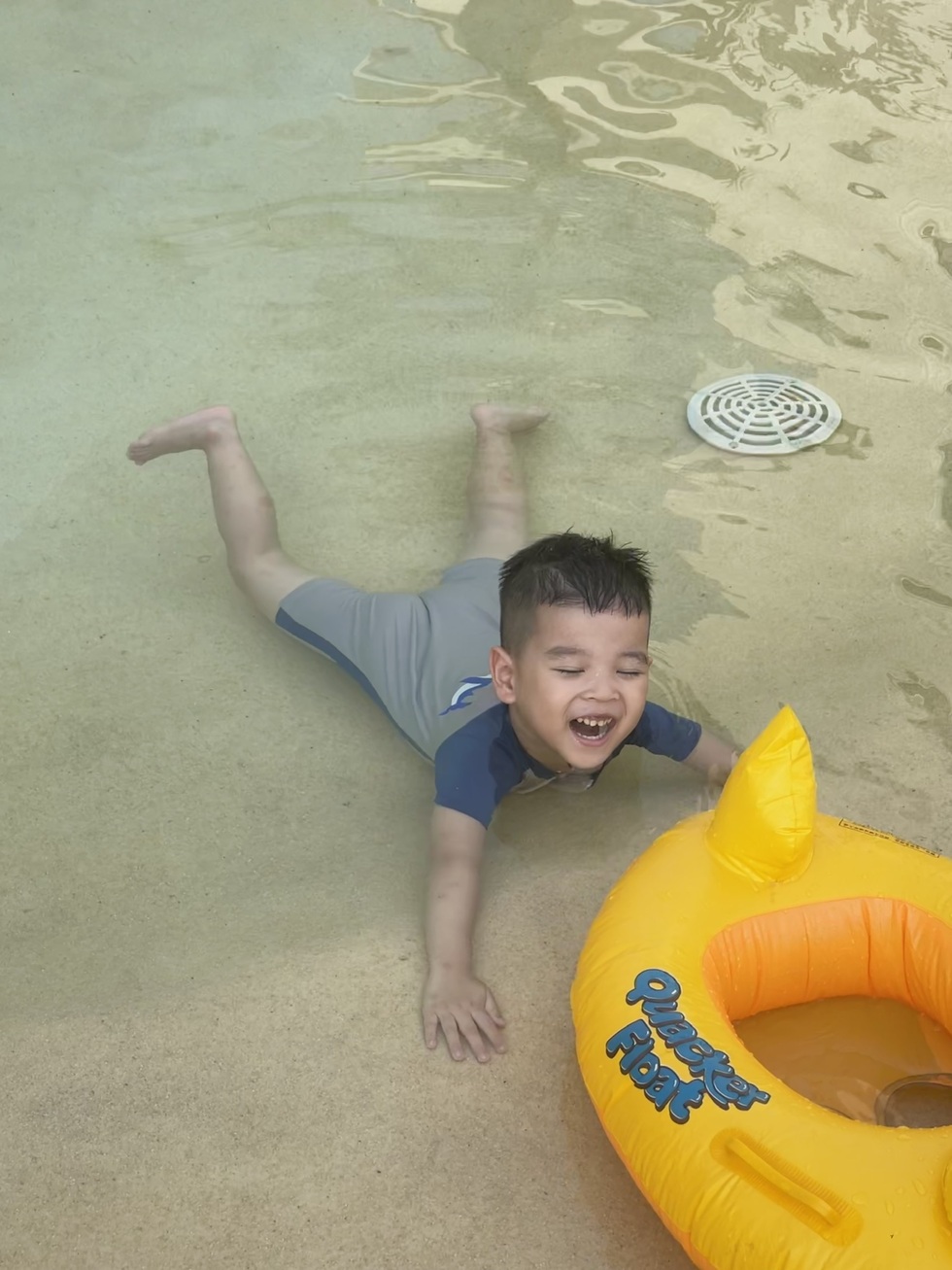 Không mua nổi chung cư Hà Nội, vợ chồng về quê xây nhà có hồ bơi như resort - 4 Không mua nổi chung cư Hà Nội, vợ chồng về quê xây nhà có hồ bơi như resort - 4