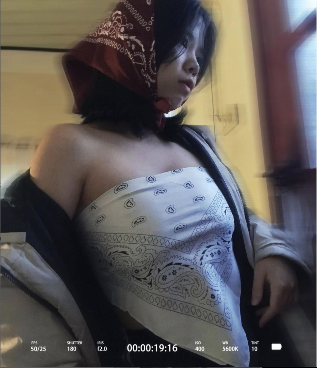 Nữ rapper 17 tuổi gây sốt khi lần đầu khoe ảnh bikini nóng bỏng - 3 Nữ rapper 17 tuổi gây sốt khi lần đầu khoe ảnh bikini nóng bỏng - 3