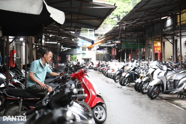 Chuẩn bị cấm xe xăng, chợ xe máy lớn nhất Hà Nội "ế" chưa từng có