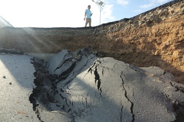 Tây Ninh dự kiến đến 22/5 có cách khắc phục đường bị sụt lún như động đất