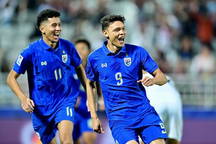 Thái Lan nhảy vọt 9 bậc, thu hẹp khoảng cách đáng kể với tuyển Việt Nam