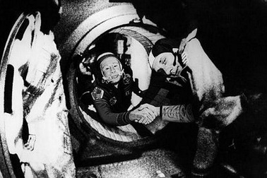  Chùm ảnh: Những mốc son trong lịch sử thám hiểm không gian (2) 