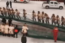 Xem ngư dân khoan cắt băng thu hoạch cá giữa cái lạnh -20 độ C ở biển hồ