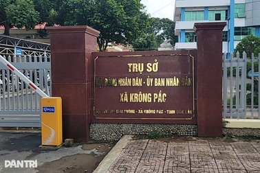 Buộc thi hành án hơn 1,4 tỷ đồng cho 6 giáo viên thắng kiện