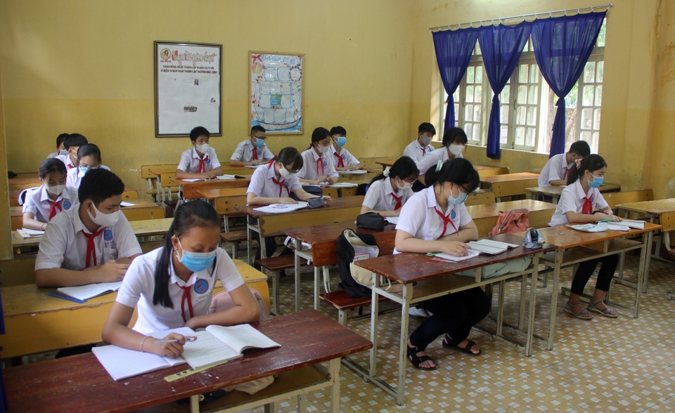 Nhiều trường áp dụng biện pháp mạnh phòng dịch đón học sinh - 24 Nhiều trường áp dụng biện pháp mạnh phòng dịch đón học sinh - 24