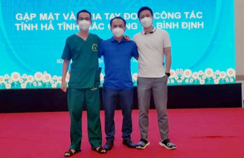 Lá đơn của nhóm cán bộ y tế xin tiếp tục ở lại chia lửa với Bình Dương - 1 Lá đơn của nhóm cán bộ y tế xin tiếp tục ở lại chia lửa với Bình Dương - 1