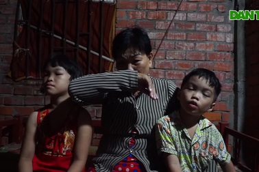 Cha mang trọng bệnh, ba con thơ thất học