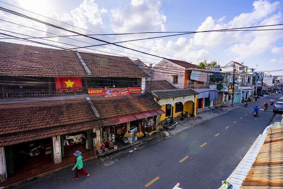 Đi thuyền trên sông ngắm phố cổ Bao Vinh đầy màu sắc - 2 Đi thuyền trên sông ngắm phố cổ Bao Vinh đầy màu sắc - 2