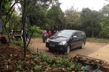 Vụ dùng xe công đi lễ chùa: Kỷ luật cảnh cáo Trưởng phòng Tài chính