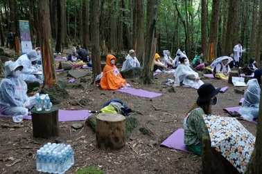 Cuộc thi "chữa lành" tâm trí, du khách ngồi bất động… để xả stress