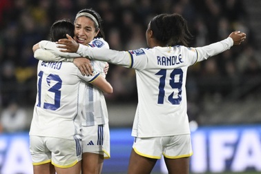 Báo Philippines bình luận về chiến thắng lịch sử của đội nhà ở World Cup