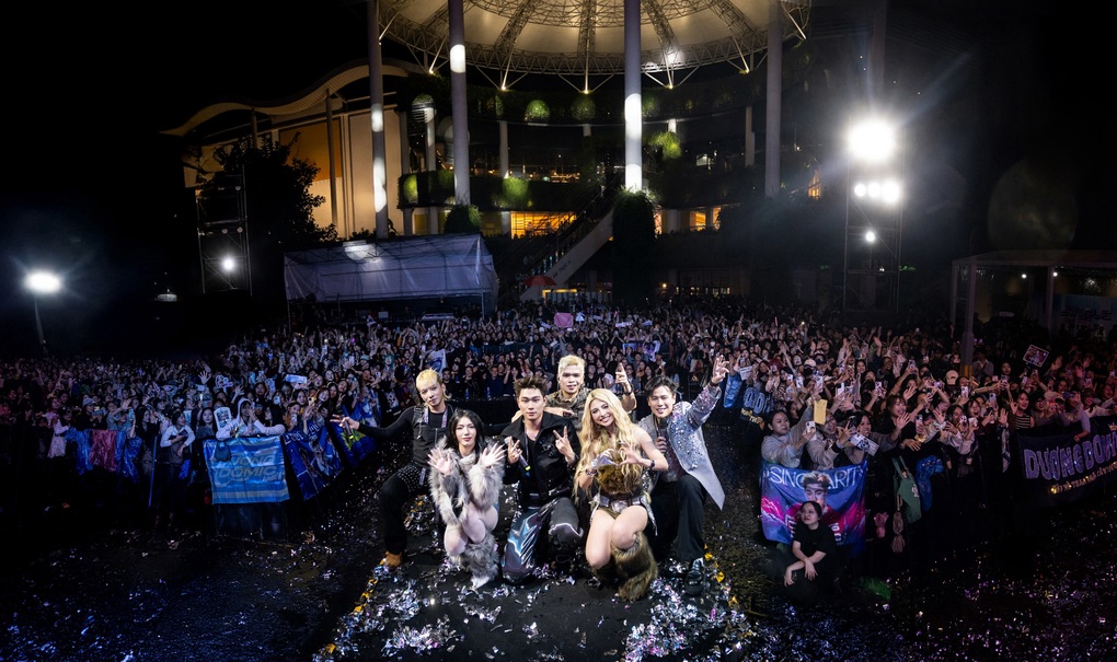 Đêm nhạc thời trang Single with STYLE 2025 thu hút hàng nghìn bạn trẻ - 5 Đêm nhạc thời trang Single with STYLE 2025 thu hút hàng nghìn bạn trẻ - 5