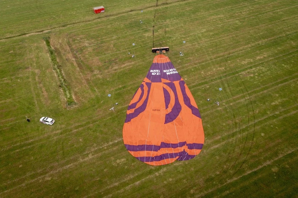 Rơi khinh khí cầu chở 34 người ở Hà Lan - 1