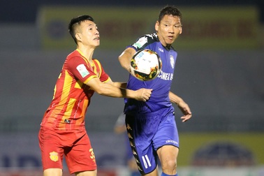 B.Bình Dương nghẹt thở vượt qua Nam Định