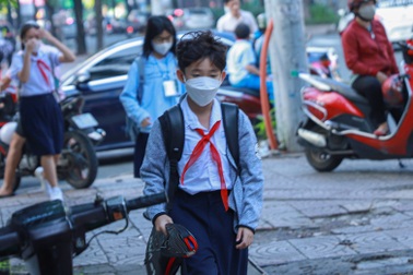 TPHCM lùi giờ học với tất cả học sinh các cấp