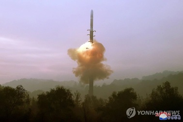 Triều Tiên dần tiết lộ đang phát triển tên lửa xuyên lục địa thế hệ mới