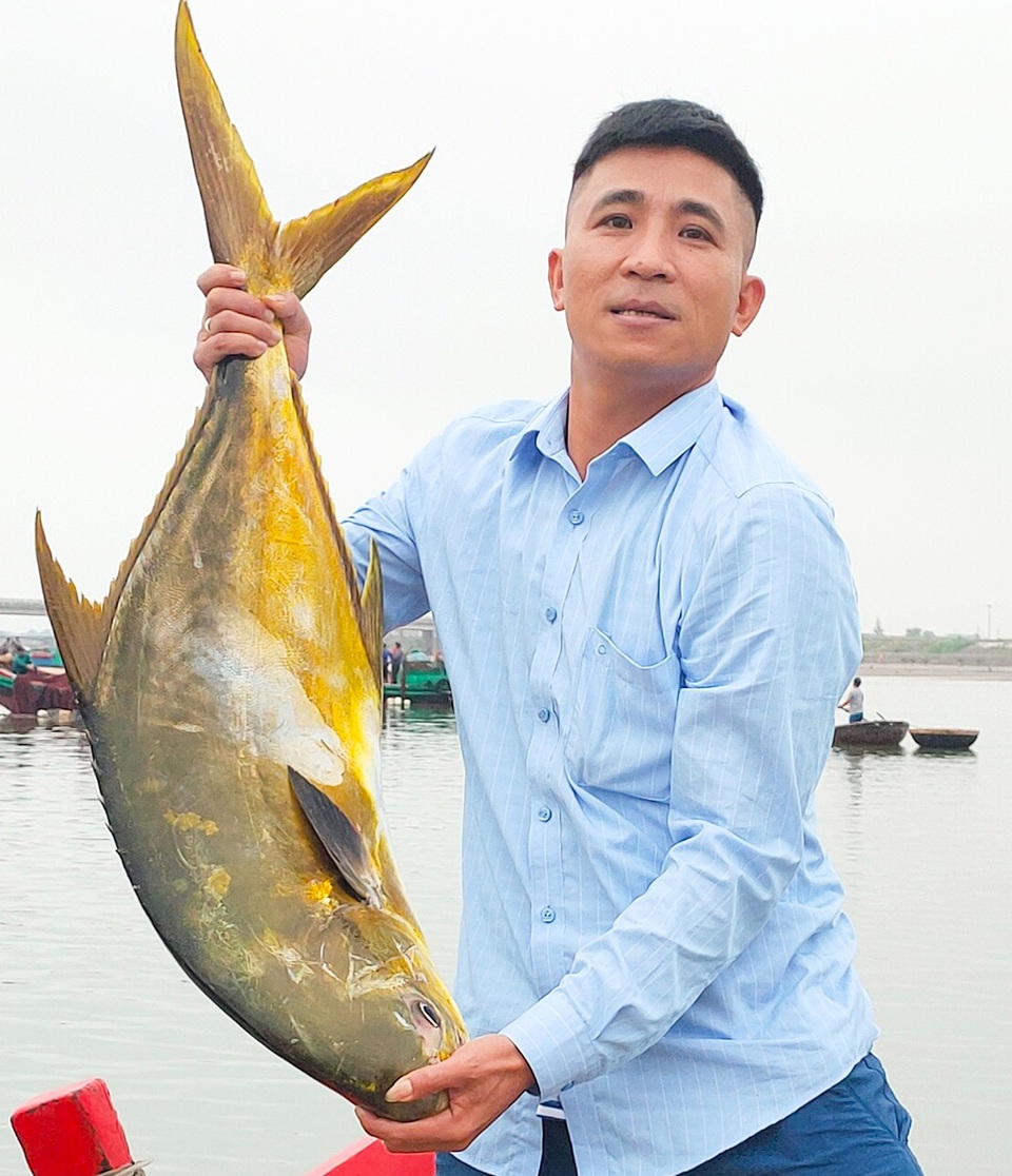 Ngư dân kể về chuyến ra khơi mang lại hơn 100 chỉ vàng - 2 Ngư dân kể về chuyến ra khơi mang lại hơn 100 chỉ vàng - 2