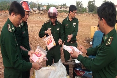Quảng Trị: Chặn đứng 4 tạ gân gà bốc mùi nhập lậu từ Lào